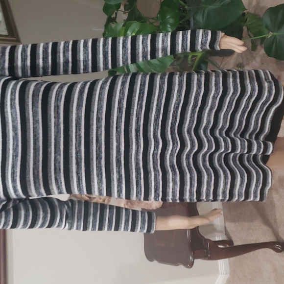 AE S soft & sexy  cold shoulder mini sweater dress white and navy striped - Picture 4 of 9